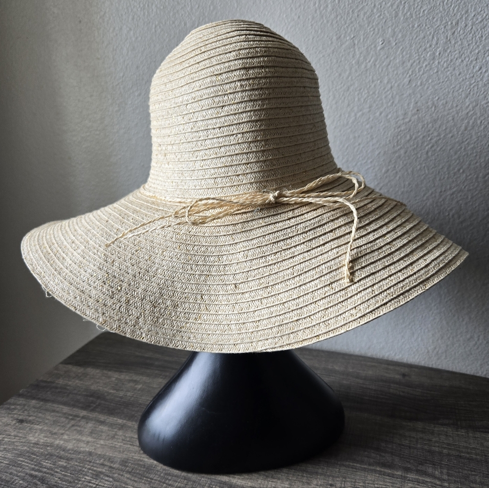 Elegant Cream Sun Hat With Gold Glitter Accents, Paper Straw Wide Brim Floppy